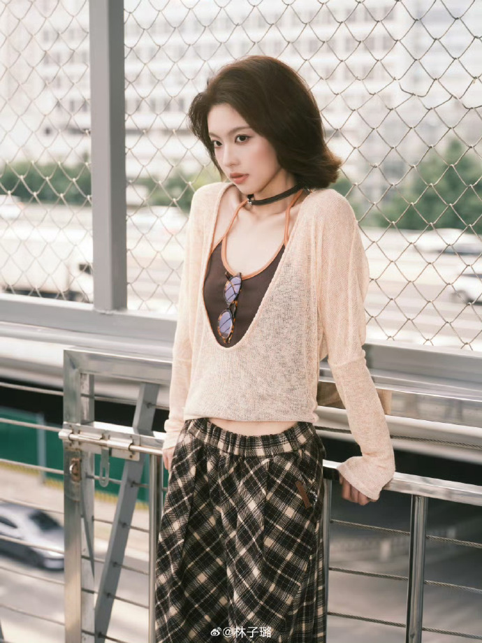 公厕女孩